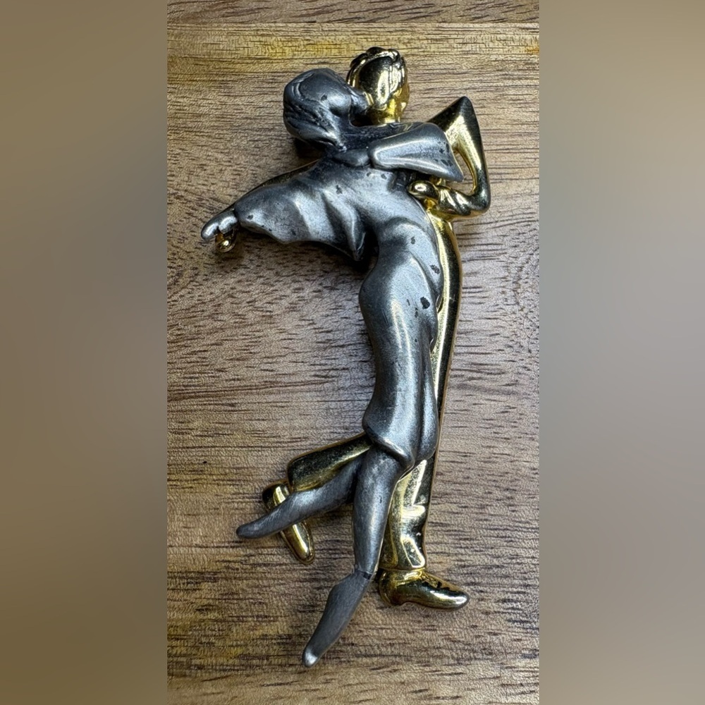 Vintage FAF Montreal Jewelry Two-Tone Romantic Dancing Couple Brooch